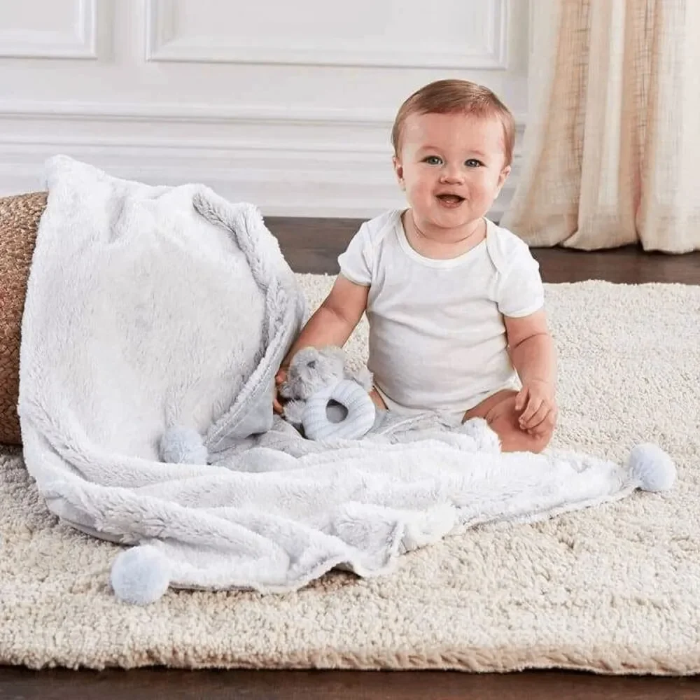Brand New Baby Aspen Luxury Baby Blanket & Rattle Gift Set (Blue)